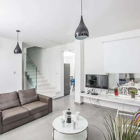 Ochosto Chrysos - Stunning 5 Bedroom - Close To Fig Tree