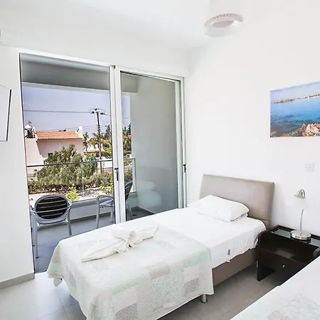 Willa Ochosto Chrysos - Stunning 5 Bedroom - Close To Fig Tree Bay *