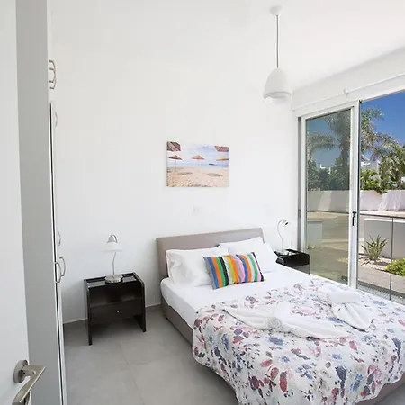 Ochosto Chrysos - Stunning 5 Bedroom - Close To Fig Tree Bay