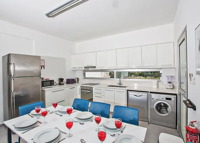 Ochosto Chrysos - Stunning 5 Bedroom - Close To Fig Tree Βίλα *