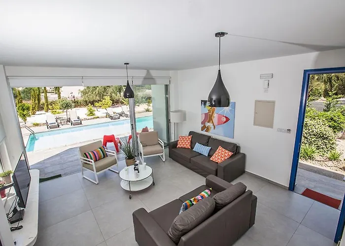 Ochosto Chrysos - Stunning 5 Bedroom - Close To Fig Tree *